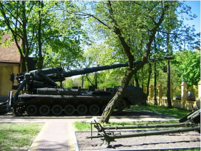 战场直击：乌军精准打击俄自走砲、步战车