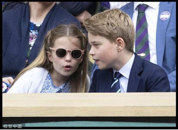 威廉凯特带小王子和小公主现身温网观赛