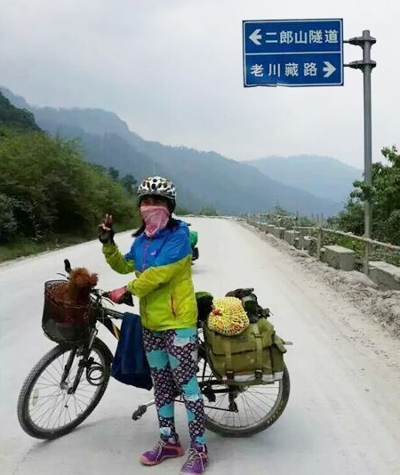 65岁阿姨6年骑行14国：曾严重抑郁 骑行后治愈