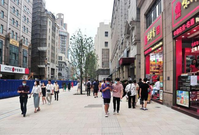 上海南京路步行街：体验老上海风情的好去处