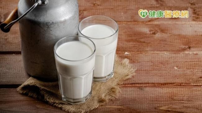 牛奶是“生锈的脂肪”？会导致癌症？