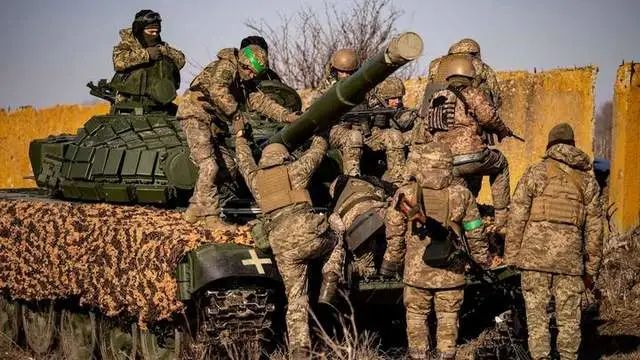 乌军大规模穿越康卡河 俄本土遭导弹袭击