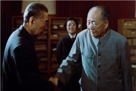 毛泽东为何最终没有打倒周恩来？