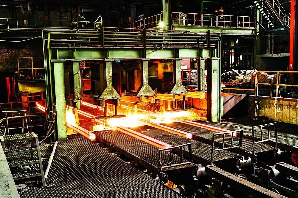 美国钢铁公司是如何从国之重器走向步履蹒跚的？