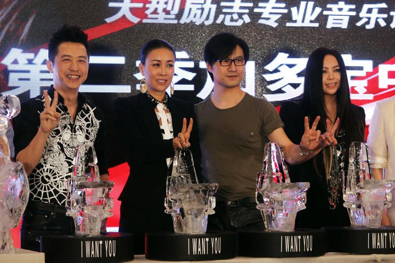 「中国好声音」第二季导师庾澄庆、那英、汪峰、张惠妹（左起）。（中新社）