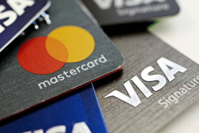 美信用卡巨头传调涨手续费 万事达Visa回应