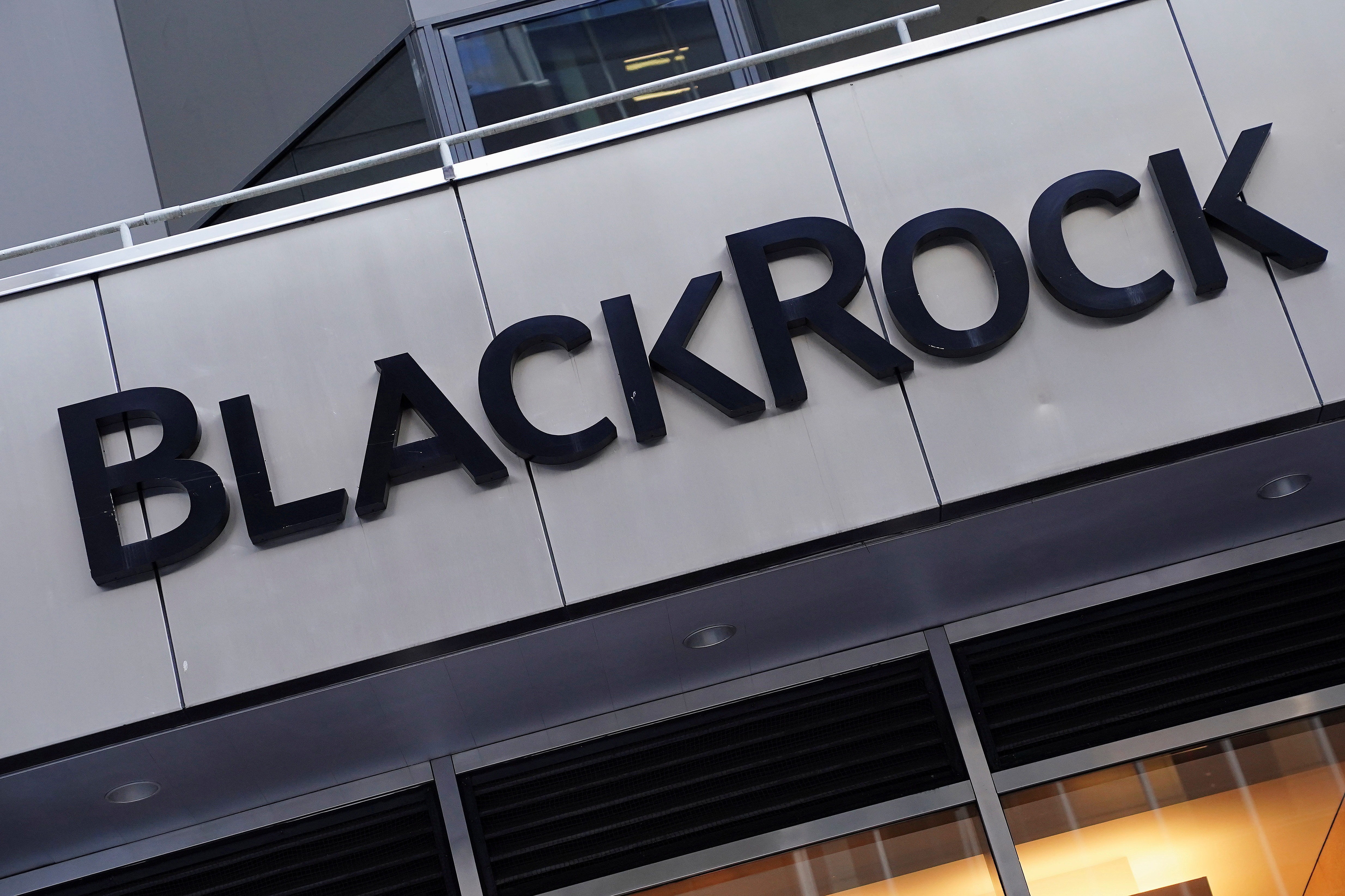 BlackRock profit beats as assets grow to a record $9.5 trillion | Reuters