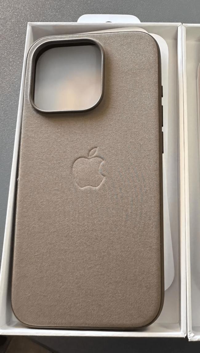 开箱苹果iPhone15系列机型新保护套褒贬不一-数码科技-万维读者网（电脑版）