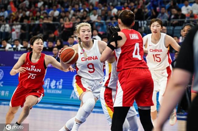 王思雨上篮准绝杀 中国女篮险胜日本问鼎冠军