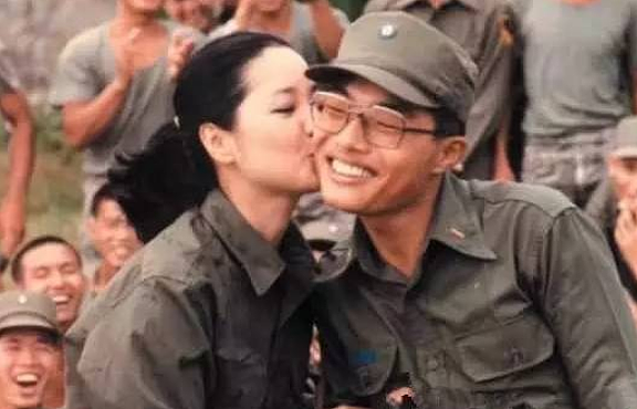 30年前被邓丽君亲吻过的士兵声称一辈子都不洗脸