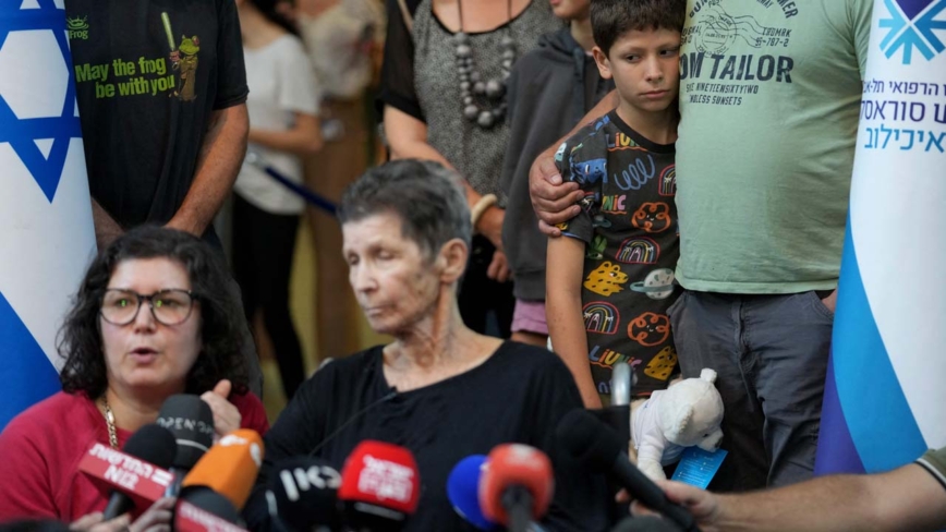 以色列获释人质发声 陆媒的“翻译”与众不同