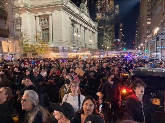 示威群众涌入促加萨停火 纽约关闭中央大车站