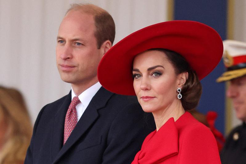威廉（左）与凯特在最新皇室专书中被揭露一个是心机鬼，一个是假和善。（路透资料照片...