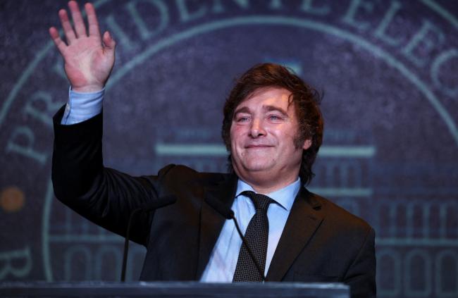 拯救阿根廷第一把火 新总统将比索贬值54%