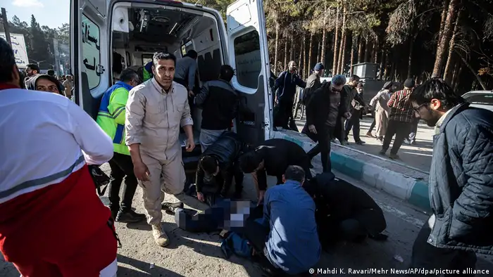 ISIS宣布对伊朗克尔曼爆炸事件负责