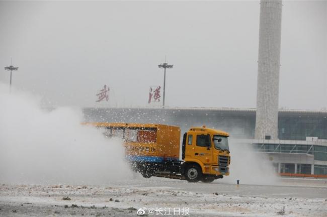 中国封闭路段210个  武汉机场取消航班278架次