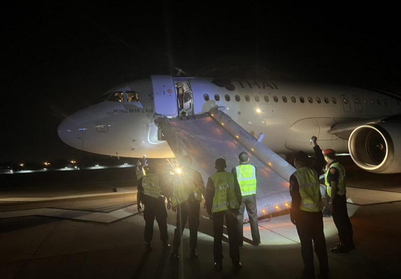 一名加拿大男子7日因搭乘泰国航空航班时乱开舱门，在清迈国际机场遭到逮捕。 取自脸书