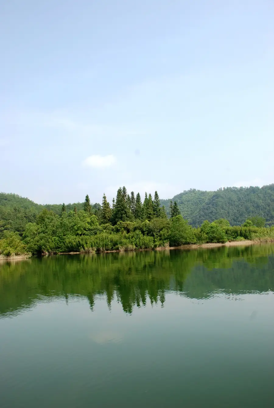有“江西北戴河”之称的湖泊 被誉为“赣南明珠”