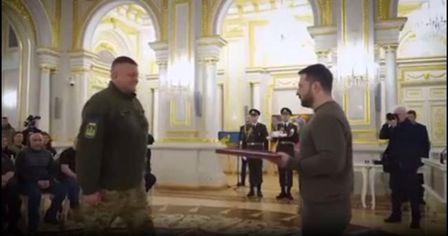 乌克兰军方调整特写：扎卢日内的讲话热情感人