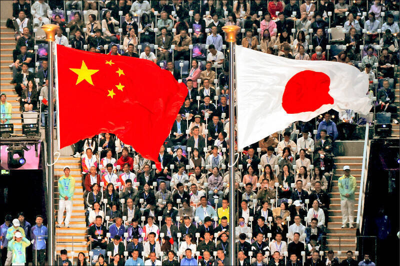 日經民調顯示，87%日本人感受到中國威脅。（路透資料照）