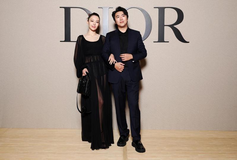 郎朗与妻子吉娜。 （图/Dior提供）