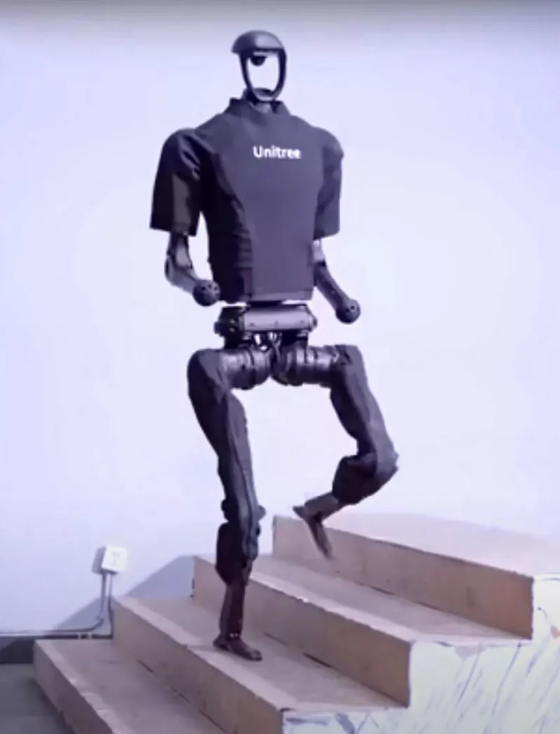 中国研发“跑最快AI机器人”　还能上下楼梯