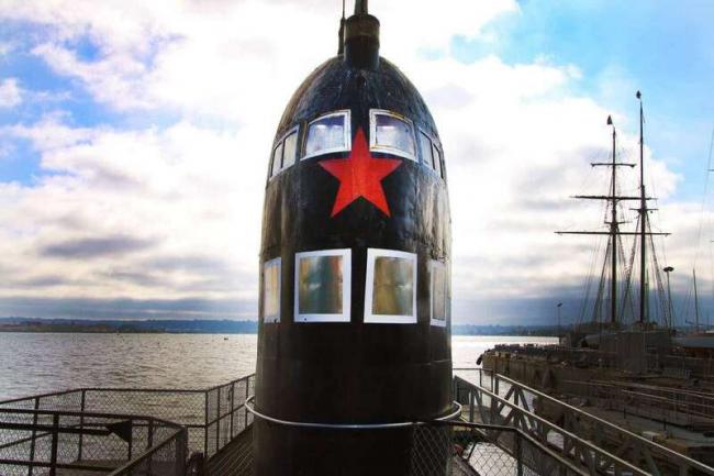 俄军被打怕了 躲在北冰洋核潜艇 都装上防护罩了