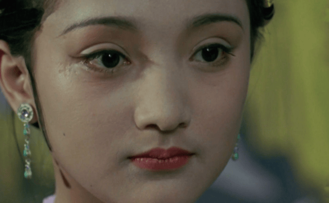 周迅18岁人体模特油画曝光，一幅就180万RMB