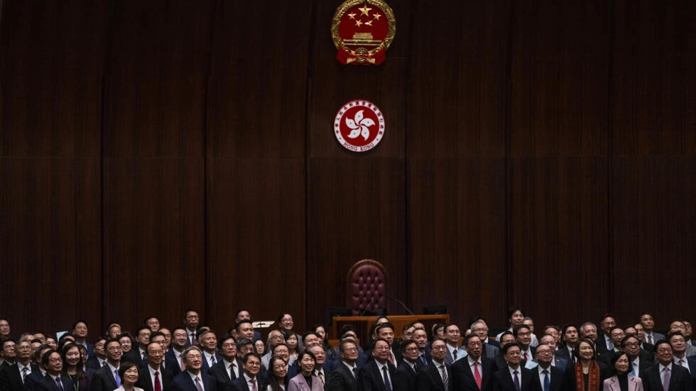 23条国安法生效  香港成废港？