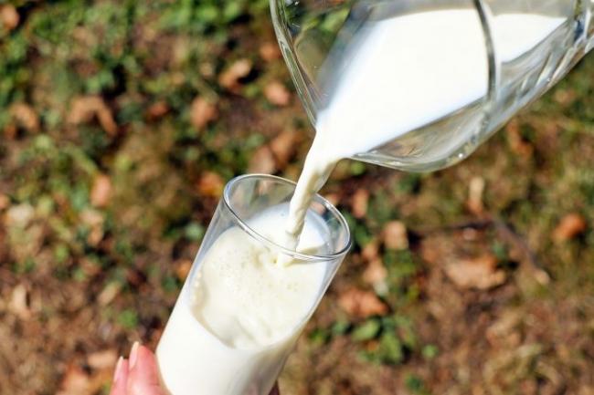 研究发现：经常喝牛奶可能增加这两种癌症风险