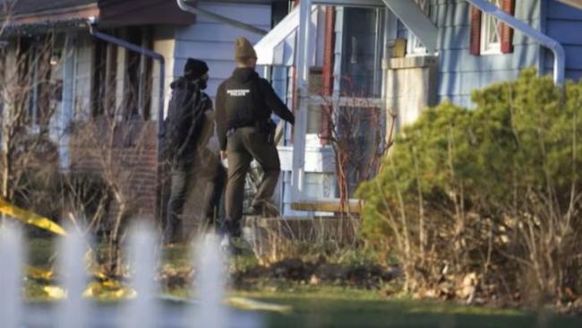 伊利诺州疑爆随机刺杀案致4死7伤 22岁男子被捕