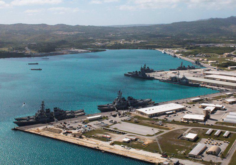 大批中国无证客闯进关岛，引起国会议员重视。图为关岛海军基地。(路透)