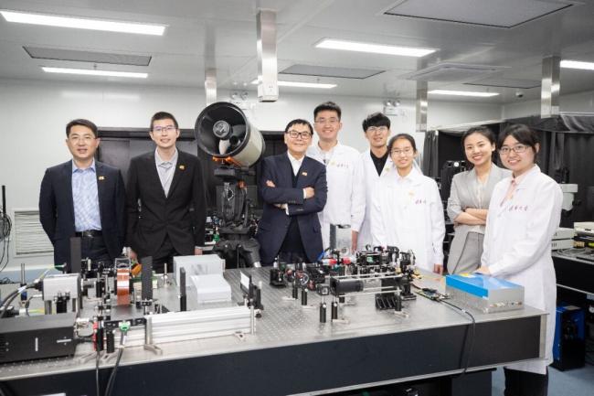 清华团队发布中国AI光芯片“太极”