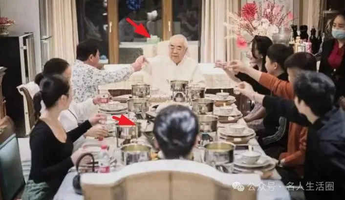 86岁范曾第四次婚姻家宴照曝光
