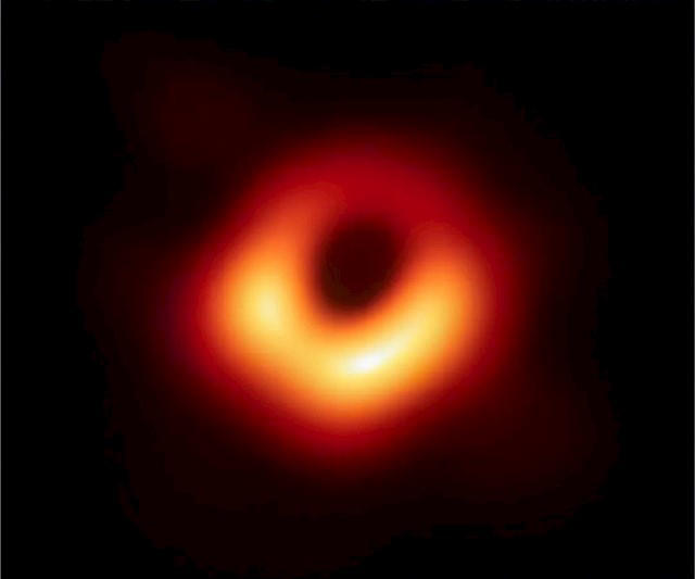 大型黑洞首次出现在地球“家门口”