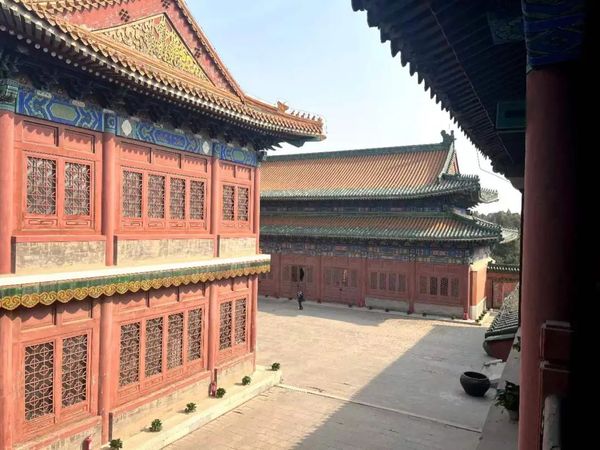 北京四合院開價4.5億足球場一樣大帶7座古建築