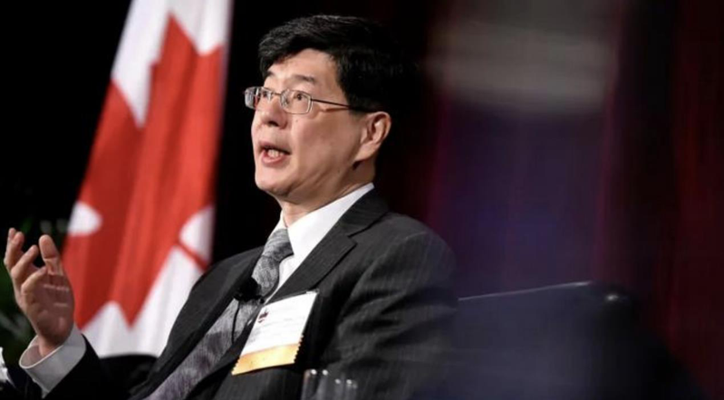 中国驻加拿大大使丛培武在任职近五年后突然离任回国，引发外界意外。 （图/取自环球网）