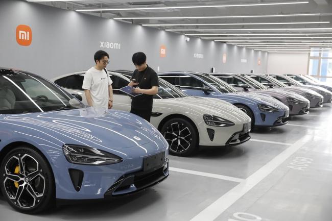 中國新能源車銷量首度超越燃油車