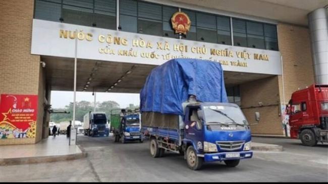 越南100多辆货车遭中方扣留
