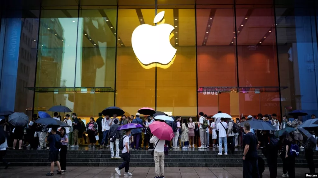 中国要求苹果下架APP，评论:挡不住群众的智慧