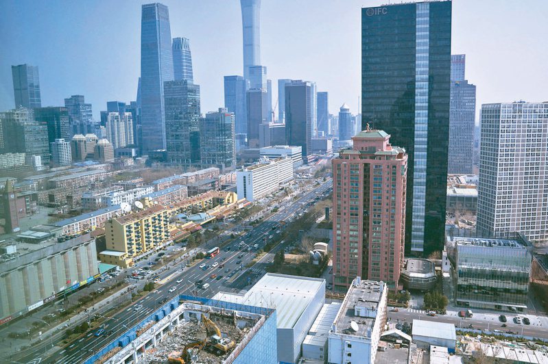 北京自2011年起执行了13年的住房限购政策，迎来首次调整。 美联社
