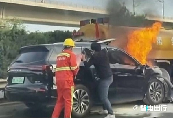 起火、燈滅...五一假日，中國電動車事故多