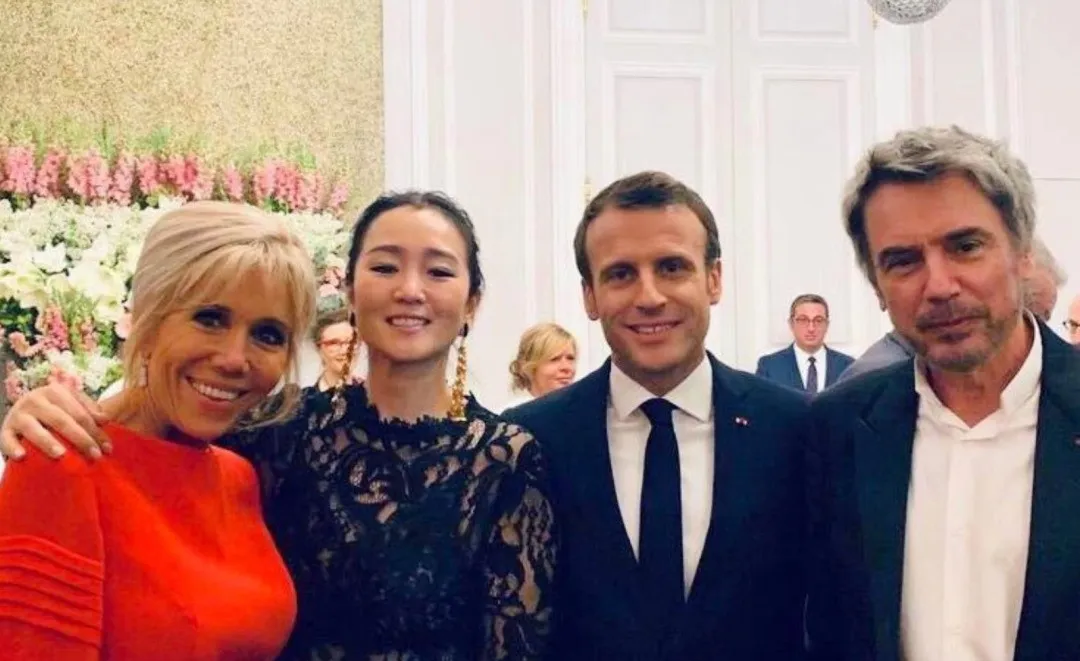 巩俐受邀再次出席法国国宴，真是长脸了