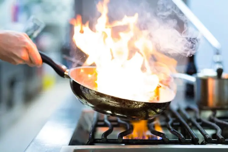 斯坦福研究：在家做饭超45分钟 会排放大量的苯