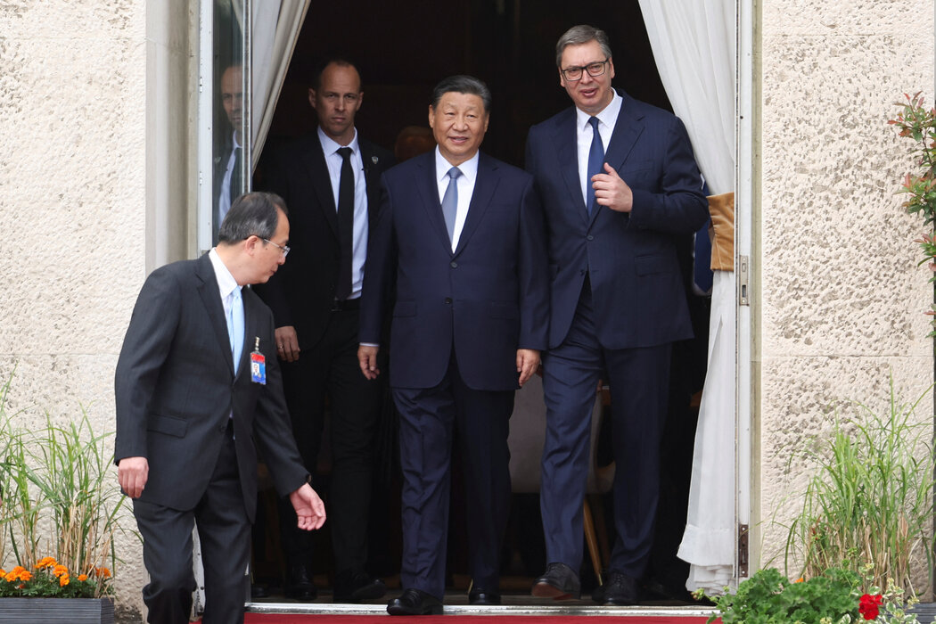 周三，中国国家主席习近平和塞尔维亚总统武契奇在塞尔维亚贝尔格莱德。