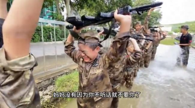 抓孩子头重复压水里又提起...网曝中国魔鬼训练 抓孩子头重复压水里又提起...网曝中国魔鬼训练