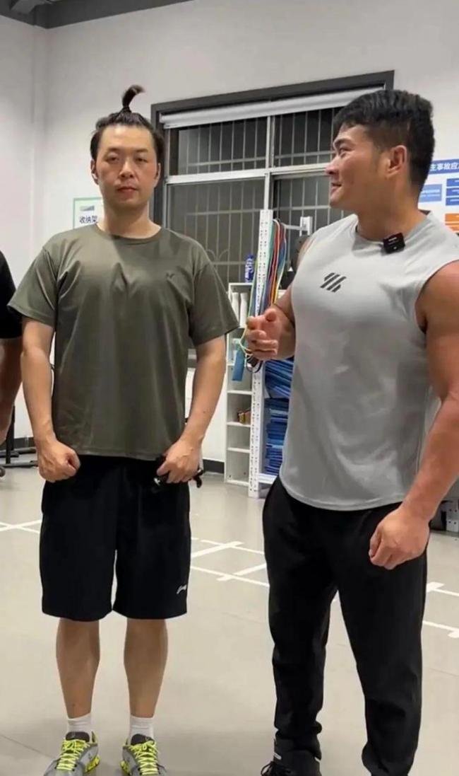 36岁杜海涛又瘦了 看了他的资产才知道他的低调 36岁杜海涛又瘦了 看了他的资产才知道他的低调