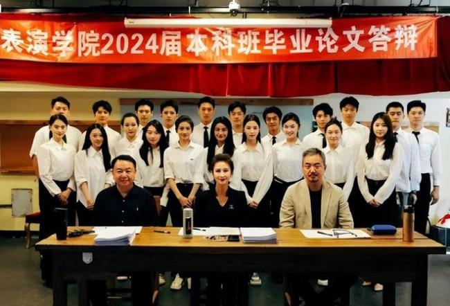 孙俪妹妹北电毕业照 和夏梦一同进入娱乐圈发展 孙俪妹妹北电毕业照 和夏梦一同进入娱乐圈发展