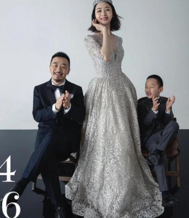 黄海波与妻补办婚宴 嫖娼入狱后靠女方养家八年 黄海波与妻补办婚宴 嫖娼入狱后靠女方养家八年