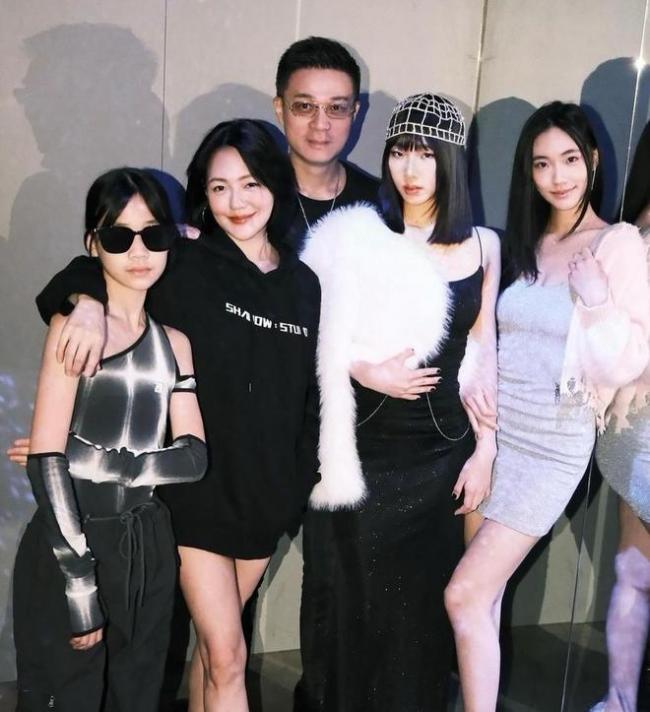 小S曝大女儿择偶标准 要求男方坏坏的、有刺青 小S曝大女儿择偶标准 要求男方坏坏的、有刺青